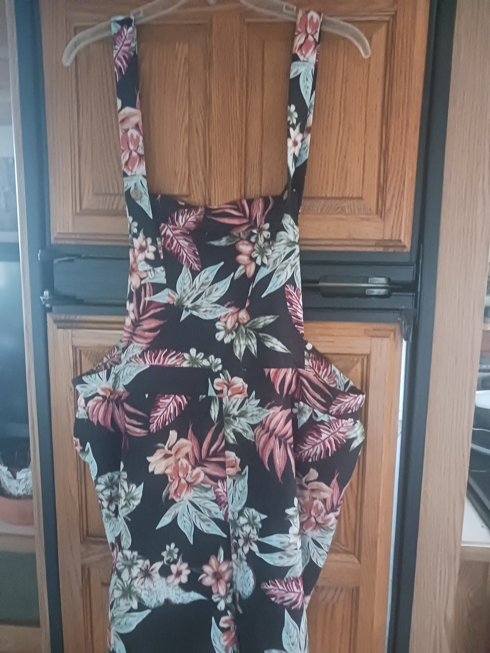 SHEIN Black Floral Print Crop Top with Adjustable Straps